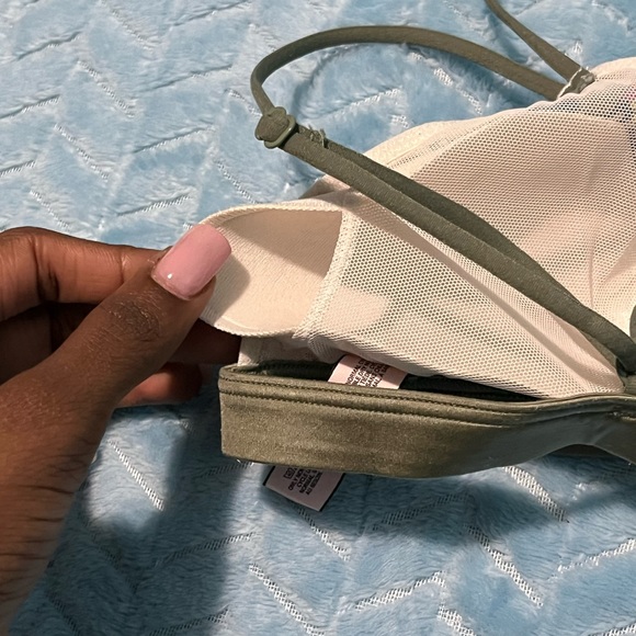 Victoria’s secret bikini top - Picture 3 of 4